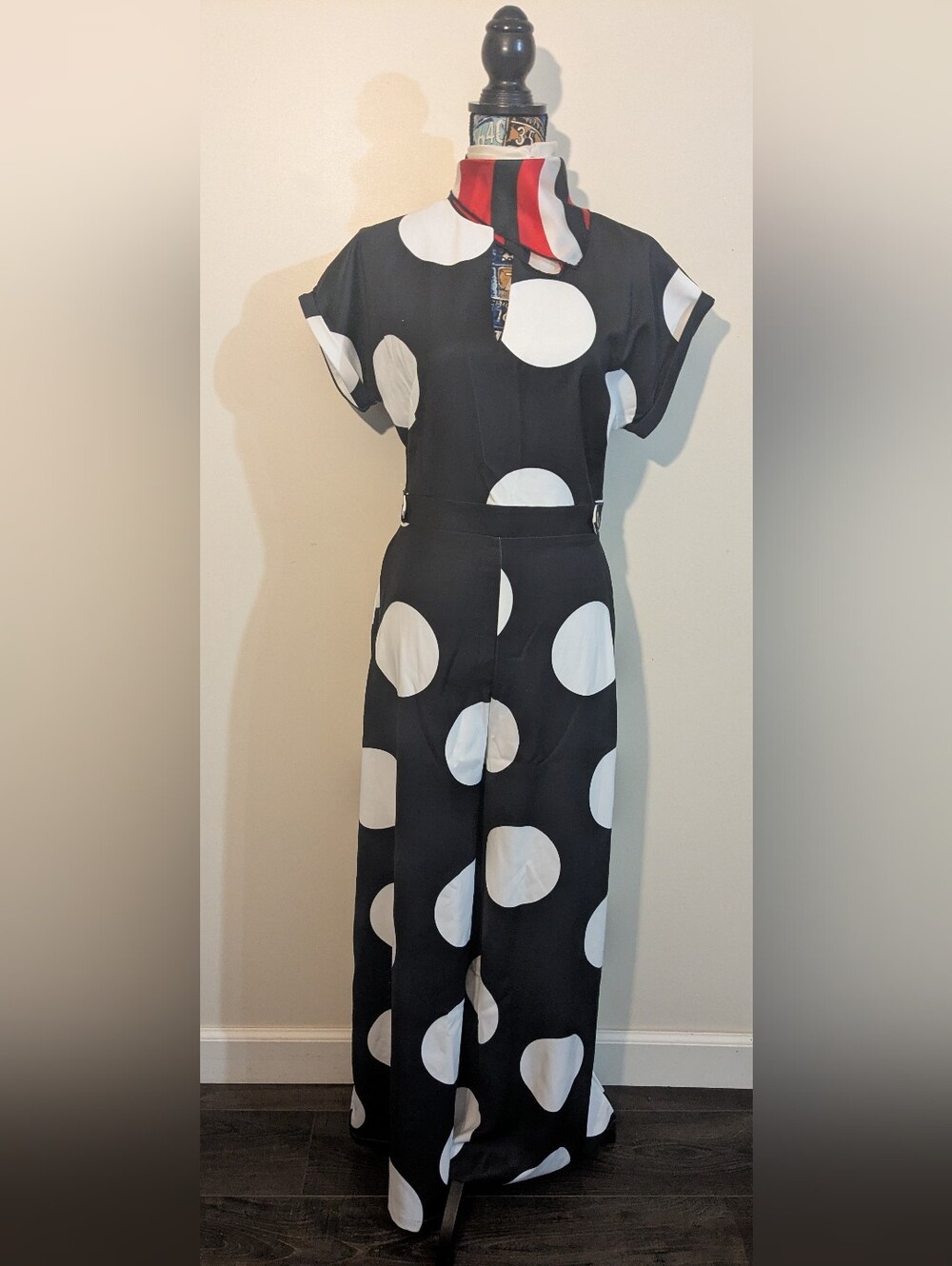 UOOZEE Wide Leg Black w/White Dots Jumpsuit Size Large NWT - Picture 2 of 12